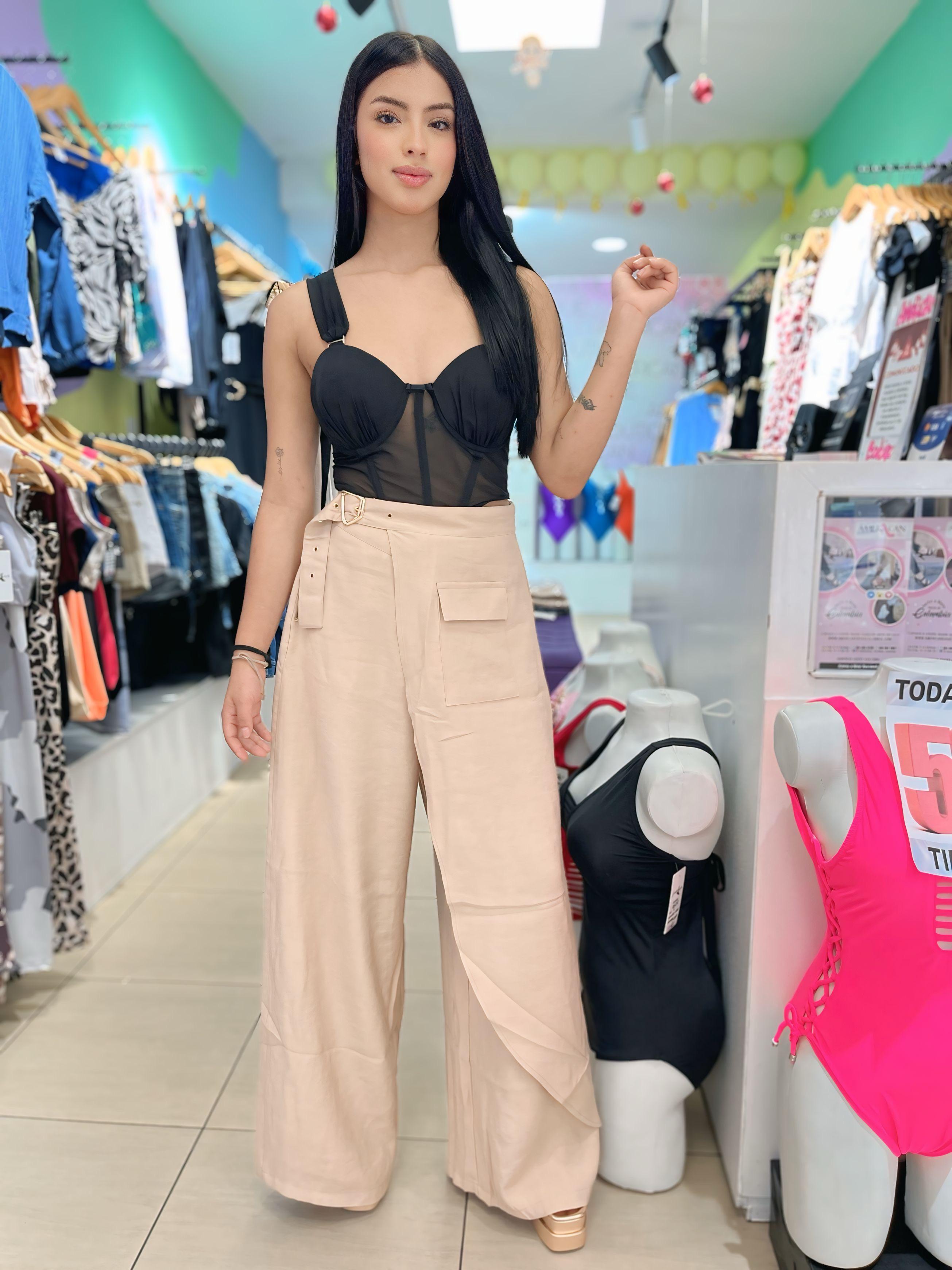 pantalon beige estilo vestido